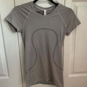 Lululemon swiftly tech short sleeve shirt | tempo stripe white| size: 4